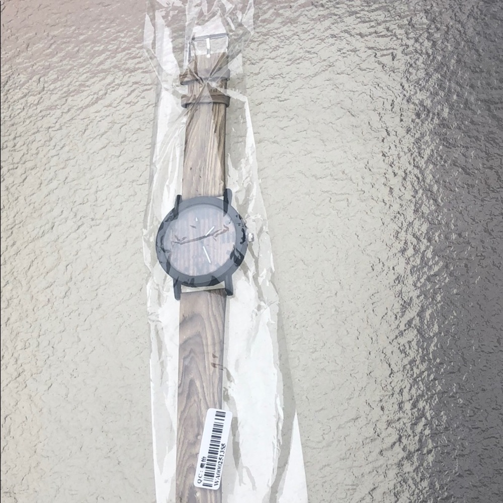 Wood grain look alike watch. Stainless back. - Picture 6 of 7